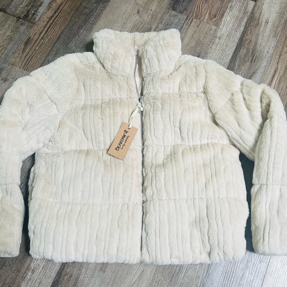 NWT Bearpaw Cream Faux Fur Jacket (Medium)